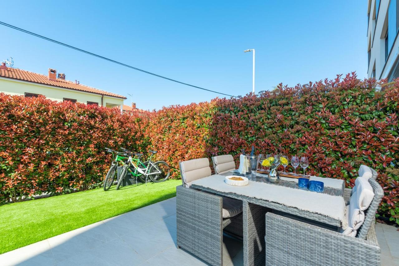 Luxury New Apartment With Private Garden Near The Beach! Poreč Exteriör bild