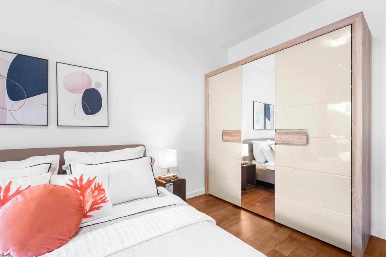 Luxury New Apartment With Private Garden Near The Beach! Poreč Exteriör bild